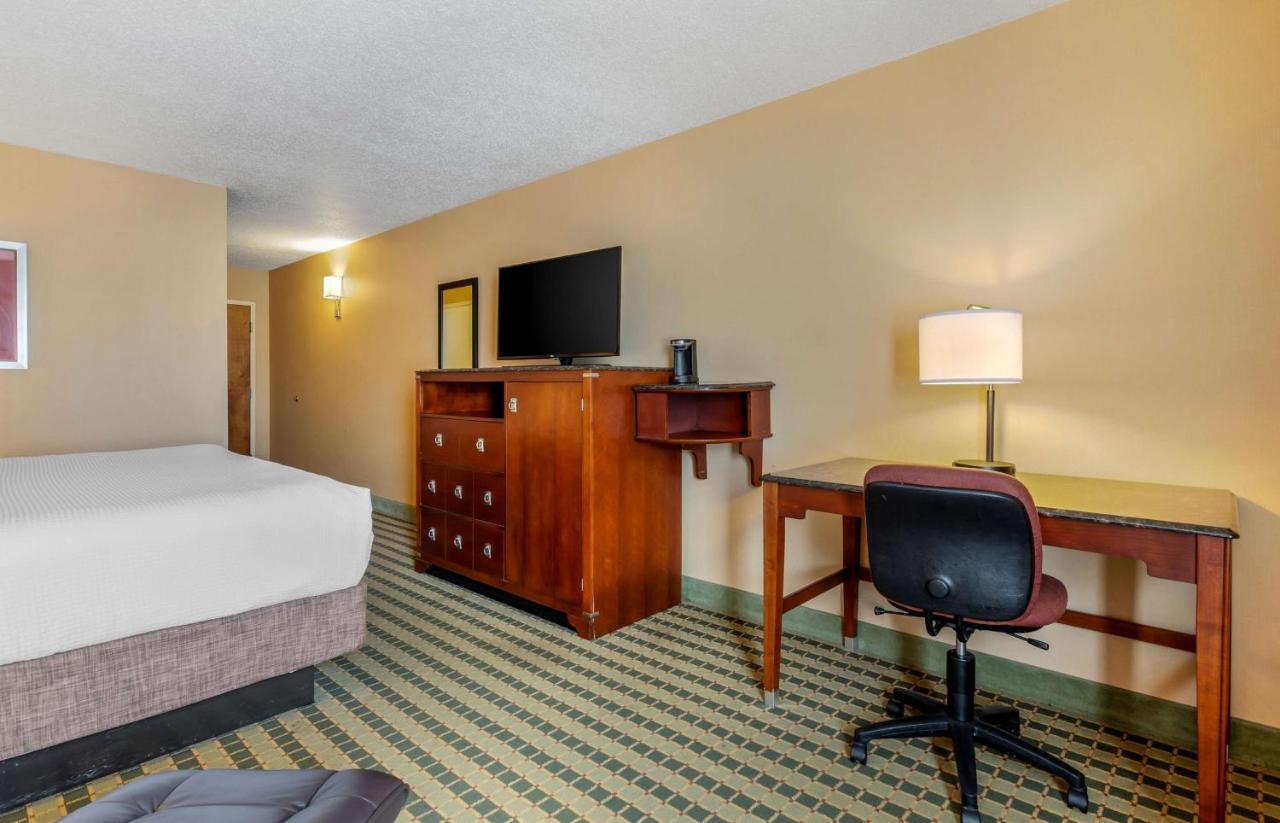 Best Western Plus Inn At Valley View Roanoke Exterior photo