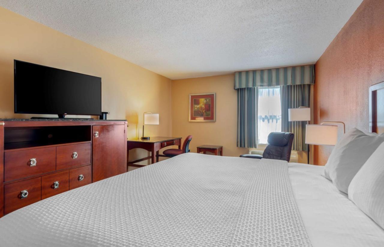Best Western Plus Inn At Valley View Roanoke Exterior photo
