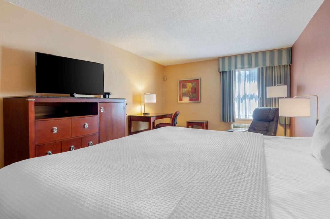 Best Western Plus Inn At Valley View Roanoke Exterior photo